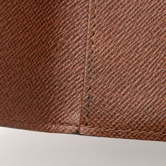 Louis Vuitton Monogram Canvas 6 Key Holder - Picture 8 of 14